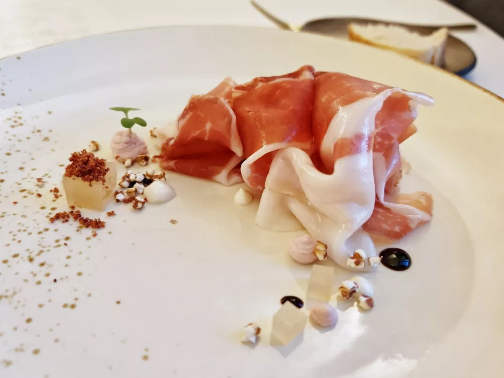 Komelov pr&scaron;ut, Bistro Grad &Scaron;tanjel