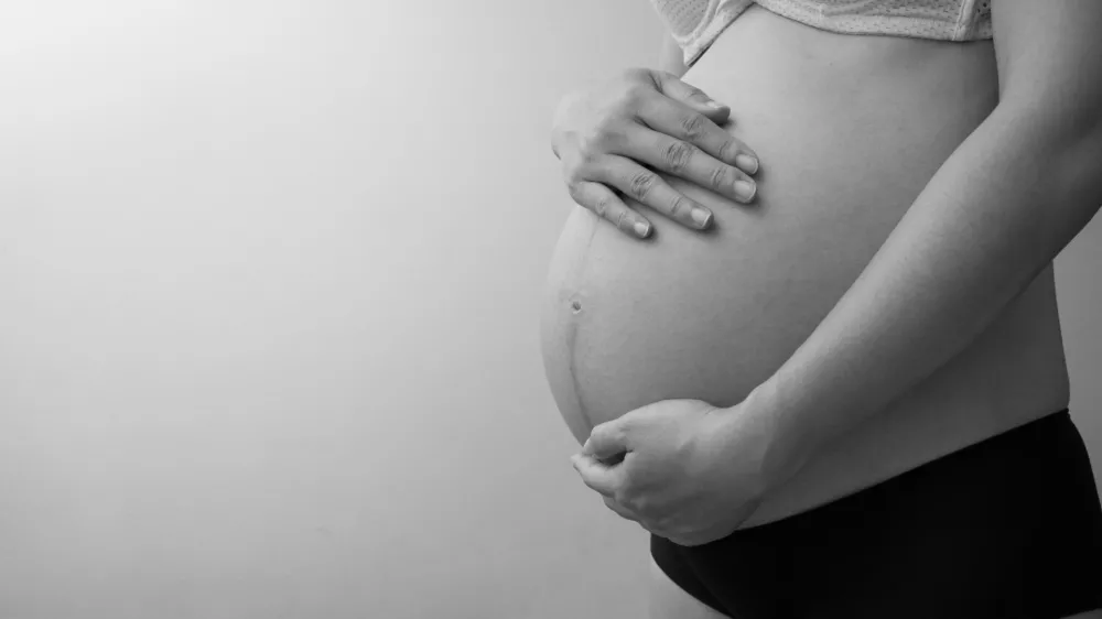 Težave so lahko posledice materinstva. / Foto: Istock