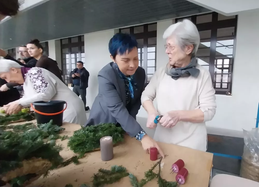 Sabina &Scaron;egula je tudi vodila delavnice izdelovanja venčkov.