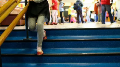 Gripa je tokrat precej zgodnja, &scaron;iri se med otroki. Veliko je tudi covida-19