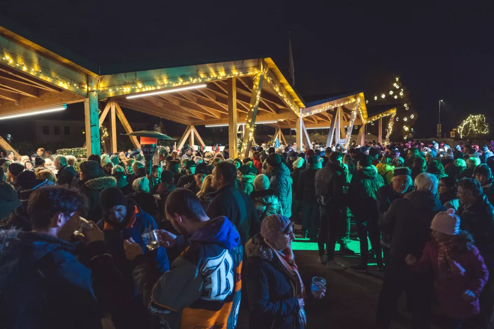 Praznični sejmi, drsali&scaron;ča, Miklavževi sprevodi