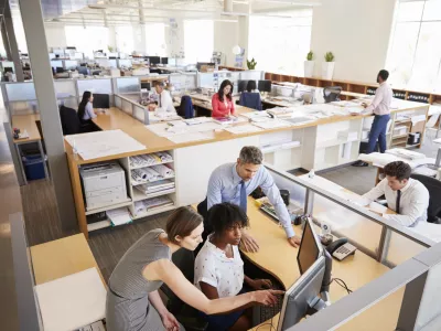 Tipične pisarne v ameri&scaron;kem podjetju. Koliko časa bodo tam &scaron;e ljudje?