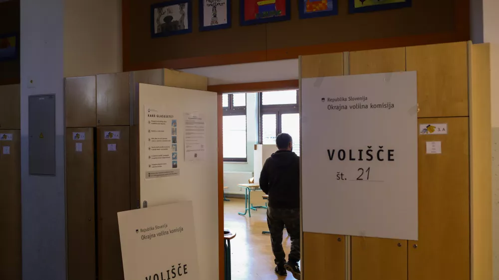 - Voli&scaron;če O&Scaron; Ketteja in Murna- 23.11.2025. - Zakonodajni referendum o Pomoči pri prostovoljnem končanju življenja.//FOTO: Bojan Velikonja