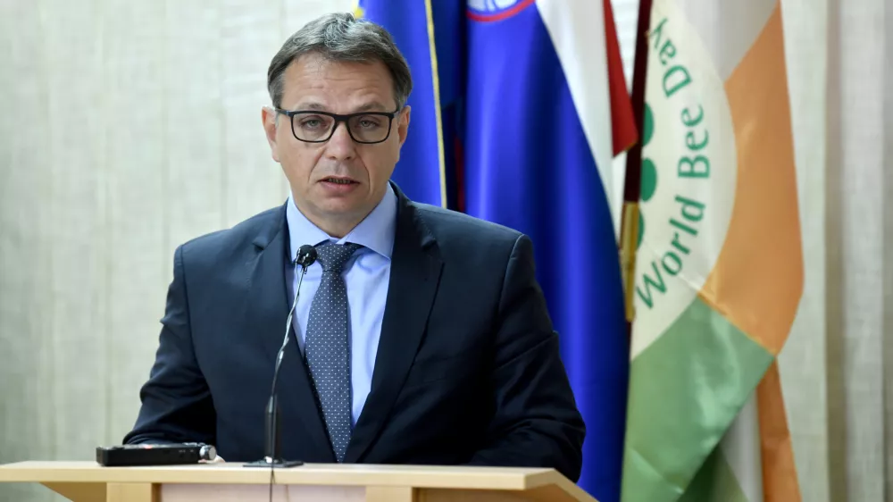 Prodekan Kirbi&scaron; beži na upravo za varno hrano?