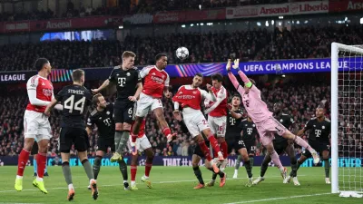 Soccer Football - UEFA Champions League - Arsenal v Bayern Munich - Emirates Stadium, London, Britain - November 26, 2025 Arsenal's Jurrien Timber scores their first goal REUTERS/David Klein   TPX IMAGES OF THE DAY