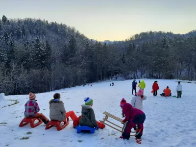Vse dražje &scaron;ole v naravi: bodo otroci sploh &scaron;e smučali?