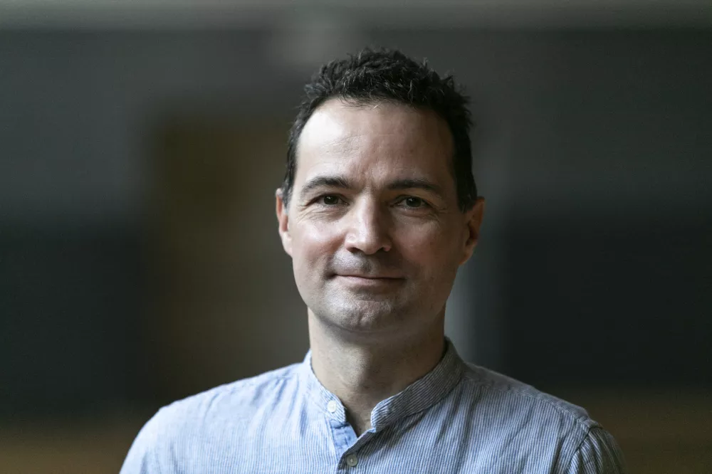 - 22.01,2021 - izr. prof. dr. Gregor Starc, docent na Fakulteti za &scaron;port UL, kjer predava predmete Telesni in gibalni razvoj otrok in mladine, vodja nacionalnega programa SLOfit. //FOTO: Matjaž Ru&scaron;tOPOMBA: INTERVJU ZA OBJEKTIV 2021