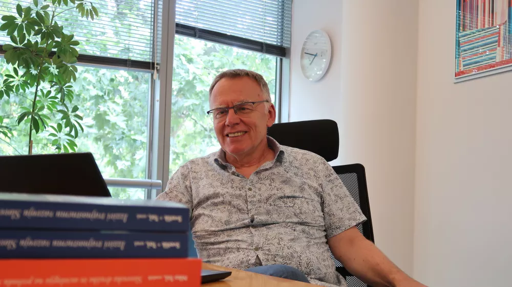 Večina Slovencev za pravičnej&scaron;e plače in nižje davke