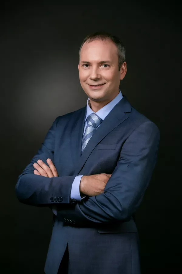 Zakaj ni Halcom nemudoma ustavil napadov?