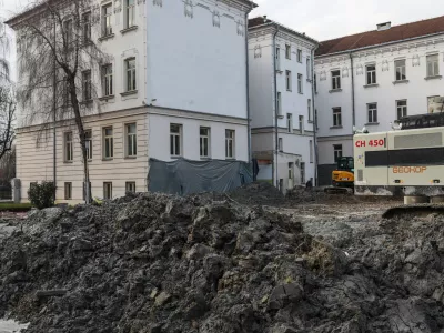 - 01.12.2025. - Osnovna &scaron;ola Prule. Gradbi&scaron;če nove dvorane.//FOTO: Bojan Velikonja