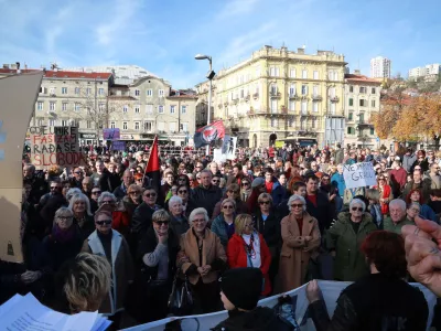 Protifa&scaron;istično zborovanje na Reki v okviru pobude Združeni proti fa&scaron;izmu.