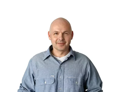 Peter Lov&scaron;in novinar DnevnikZA ONLINE - Redakcija Dnevnik 2024 - portreti za komentarje in kolumne - kolumnisti - komentatorji &ndash; novinarji - portret