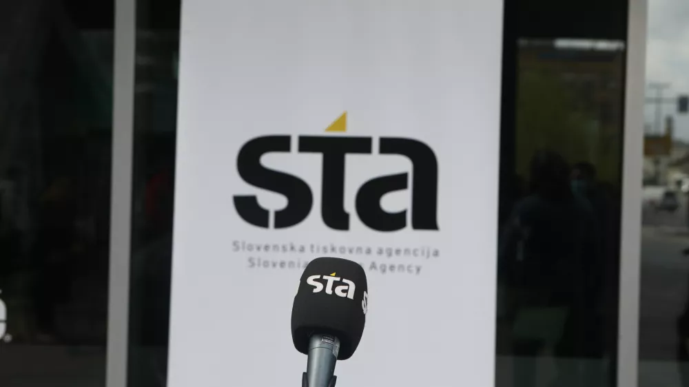 simbolična fotografija -- mediji - novinarstvo- 03.05.2021 - novinarska konferenca Dru&scaron;tva novinarjev Slovenije in Sindikata novinarjev Slovenije o položaju novinarjev in nezakonitem finančnem izčrpavanju STA//FOTO: Luka Cjuha.