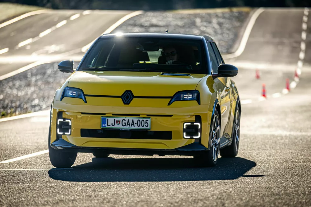 Slovenski avto leta 2026: do zme&scaron;njave v glavi na koncu le ni pri&scaron;lo