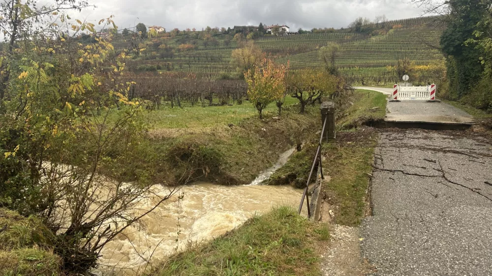 Gori&scaron;ka Brda, deževje, most