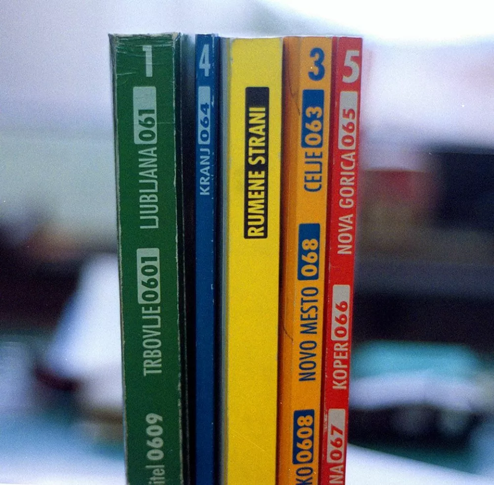 Sprva so bile &scaron;tevilke vse v eni knjigi, nato so nekaj časa tiskali več zvezkov. / Foto: Dokumentacija