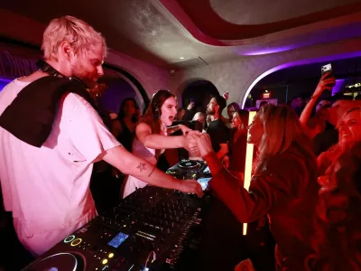 MIAMI BEACH, FLORIDA - DECEMBER 02: (L-R) Tucker Halpern and Sophie Hawley-Weld of Sofi Tukker perform during Ocean Drive Art Of The Party 2025 at Harbour Club on December 02, 2025 in Miami Beach, Florida. Frazer Harrison,Image: 1056157580, License: Rights-managed, Restrictions:, Model Release: no