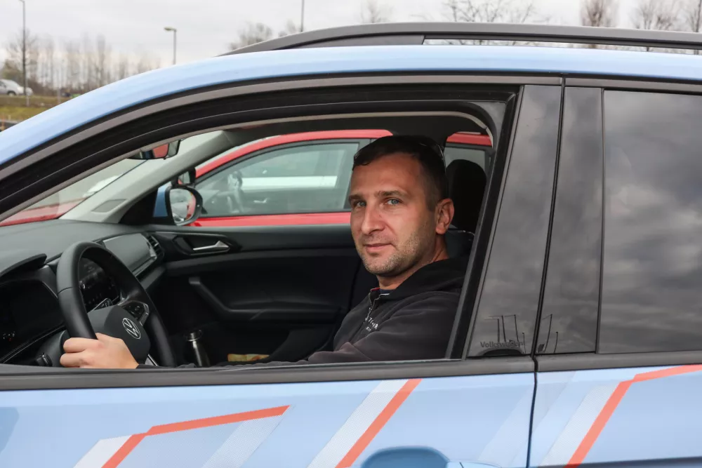 Z in&scaron;truktorjem v avtu: kje v Ljubljani naredijo vozniki največ napak?