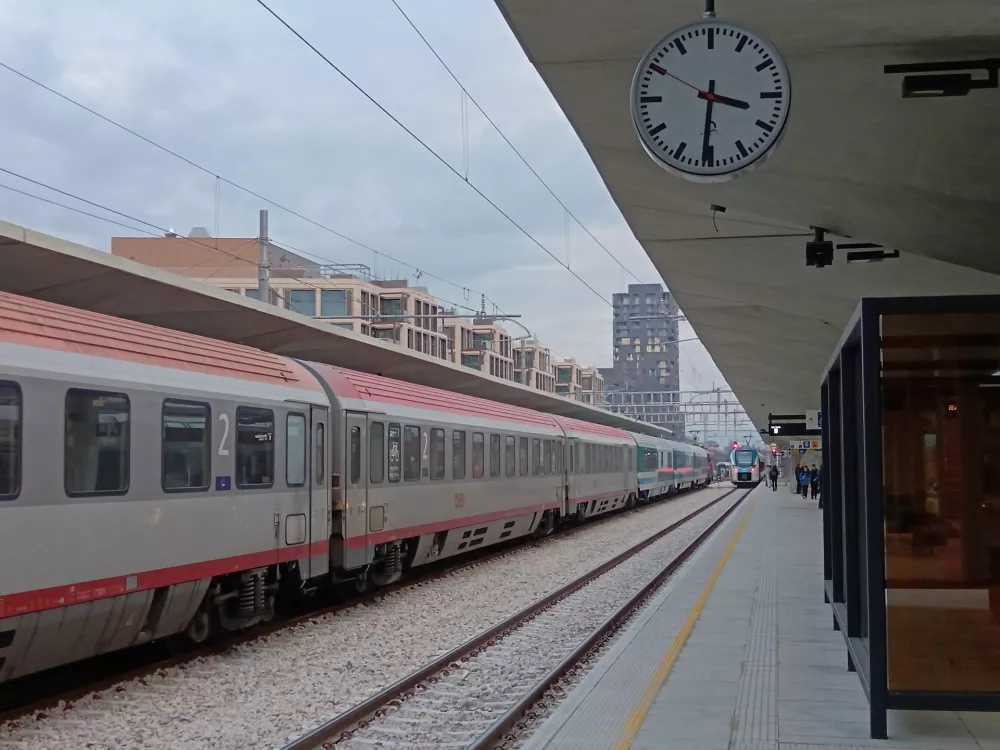 Novi peroni Železni&scaron;ke postaje v Ljubljani, severni del, zaključek prve faze gradnje. Foto: Jan Konečnik