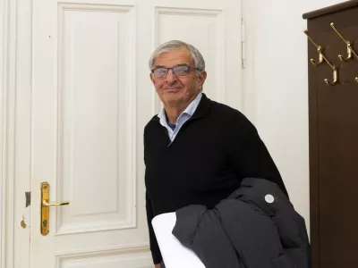 Znani oblikovalec jadrnic opro&scaron;čen goljufije