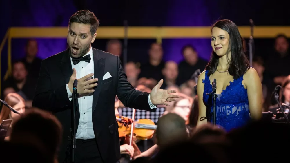 Domen Križaj in Mojca Bitenc Križaj bosta kot solista nastopila na velikem koncertu. / Foto: Simfonični Orkester Cantabile