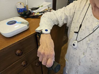 e-oskrba, Telekom, starej&scaron;i, pomoč, dolgotrajna oskrba