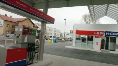 PETROL bencinski servis, nova bencinska črpalka - Trža&scaron;ka cesta
