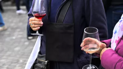 alkohol alkoholizem simbolična fotografijavino vinarstvopitje08.11.2025 Martinovanje v Ljubljani - Ljubljanska vinska pot Foto: Nik Erik Neubauer