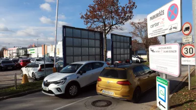 28.11.2025 -Spar center Vič, parkingFoto: Tomaž Skale