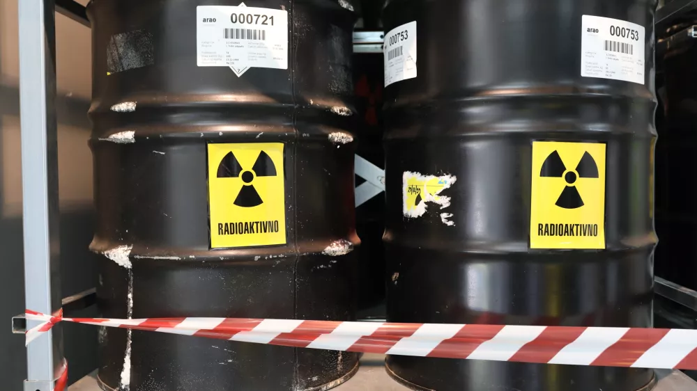 Jedrski odpadki na meji: Hrva&scaron;ka pospe&scaron;uje gradnjo centra, sosedje na nogah