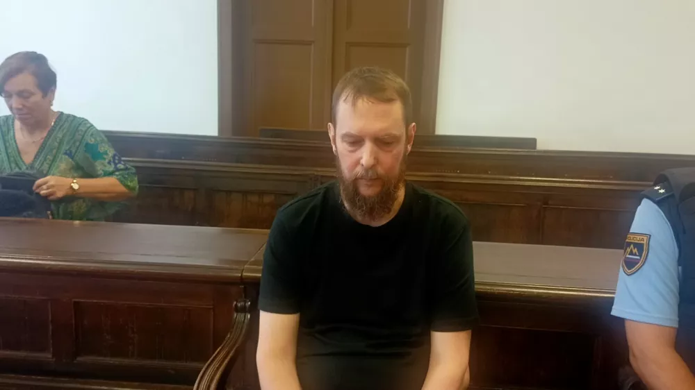 Premislil si je: groženj sodniku ne priznava več