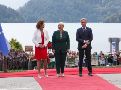 - Tanja Fajon, zunanja ministrica in gostiteljica foruma,- Robert Golob, predsednik vlade RS,- Nata&scaron;a Pirc Musar, predsednica RS,- 03.09.2024. - Blejski strate&scaron;ki forum 2024.//FOTO: Bojan Velikonja