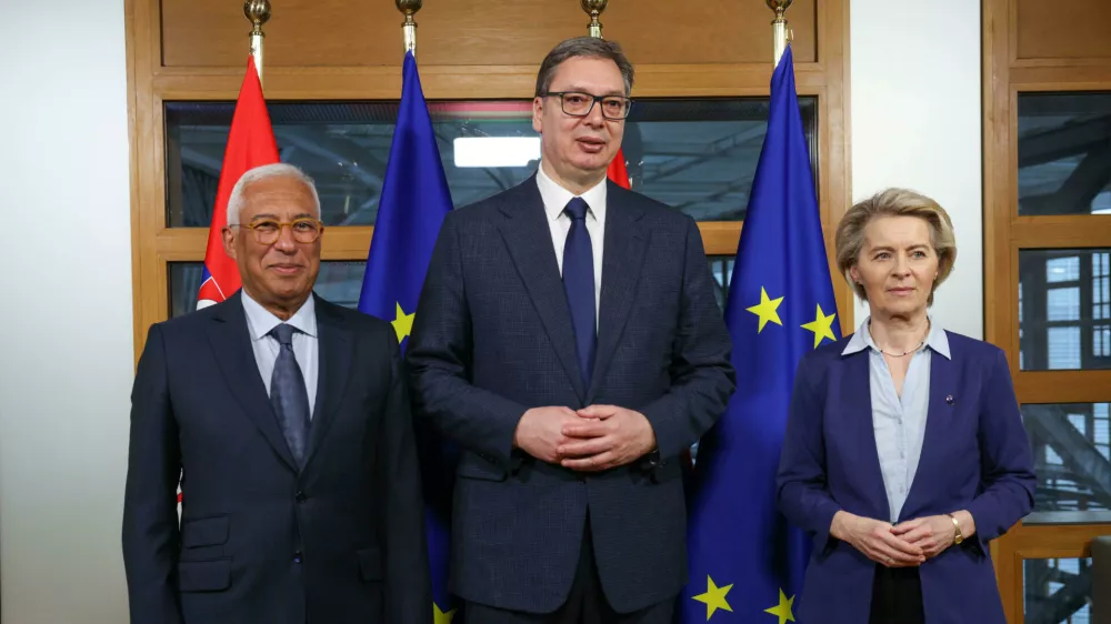 FILED - 25 March 2025, Belgium, Brussels: Serbian President Aleksandar Vucic (C) meets with European Commission President Ursula von der Leyen (R) and European Council President Antonio Costa in Brussels. EU Enlargement Commissioner Marta Kos has backed calls by protesters in Serbia to tackle corruption and boost the rule of law, as she calls on the country to get its EU membership bid back on track. Photo: Alexandros Michailidis/EU Council/dpa - ATTENTION: editorial use only and only if the credit mentioned above is referenced in full