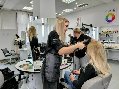 Kranj dobrodelno striženje dijakov