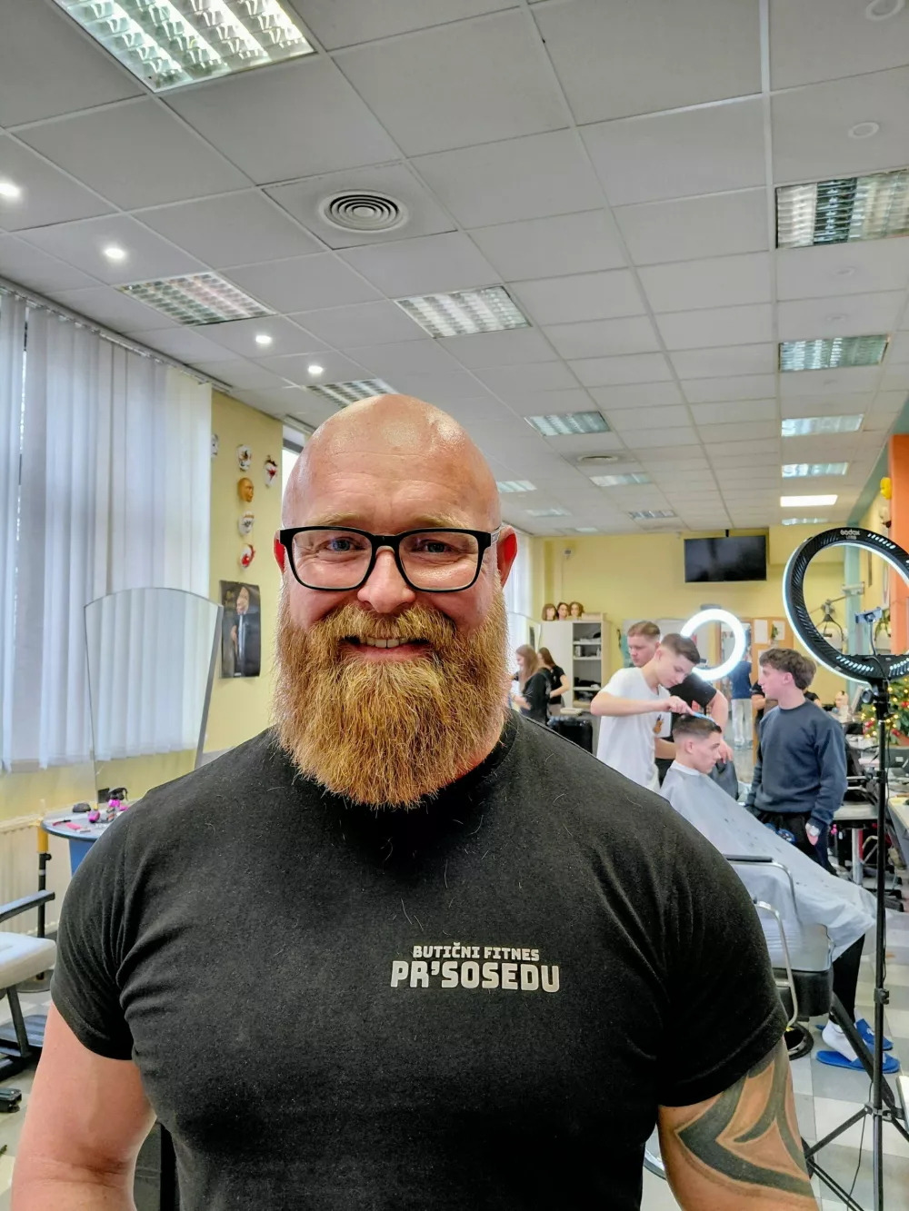 Kranj dobrodelno striženje dijakov