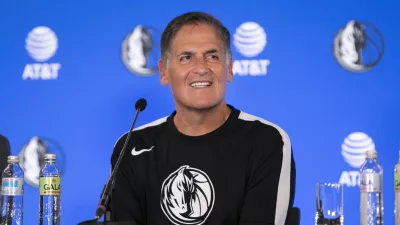 lastnik mo&scaron;tva v ligi NBA Dallas Mavericks Mark Cuban- 10.08.2021 - novinarska konferenca Luke Dončića in vodstva ameri&scaron;ke ekipe Dallas Mavericks ob podpisu nove petletne pogodbe v vrednosti 207 milijonov dolarjev za sezono 2022/23, //FOTO: Matjaž Ru&scaron;t
