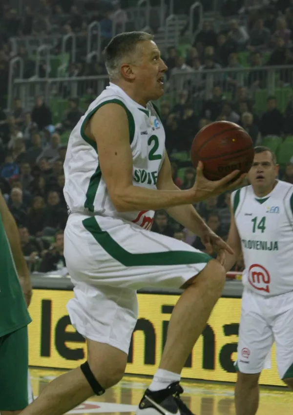Peter Vilfan, ko&scaron;arka Olimpija: Zagreb- 19. Dan slovenske ko&scaron;arke 2011 - tekma zvezd - ko&scaron;arka - Domači so premagali Tujce s 105:101//FOTO: Bojan Velikonja / Foto: Bojan Velikonja