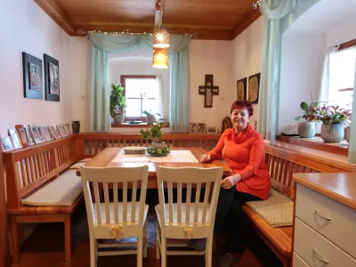 Vrbanova domačija, Brode v Poljanski dolini, lastnica Slavica Peternel, nagrada &Scaron;ole prenove za obnovo, spomenik lokalnega pomena / Foto: Nata&scaron;a Bucik Ozebek