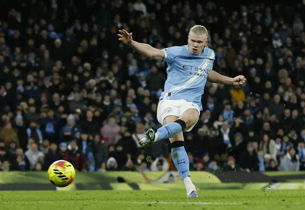 Soccer Football - Premier League - Manchester City v Brighton & Hove Albion - Etihad Stadium, Manchester, Britain - January 7, 2026 Manchester City's Erling Haaland misses a chance to score Action Images via Reuters/Jason Cairnduff EDITORIAL USE ONLY. NO USE WITH UNAUTHORIZED AUDIO, VIDEO, DATA, FIXTURE LISTS, CLUB/LEAGUE LOGOS OR 'LIVE' SERVICES. ONLINE IN-MATCH USE LIMITED TO 120 IMAGES, NO VIDEO EMULATION. NO USE IN BETTING, GAMES OR SINGLE CLUB/LEAGUE/PLAYER PUBLICATIONS. PLEASE CONTACT YOUR ACCOUNT REPRESENTATIVE FOR FURTHER DETAILS.. / Foto: Jason Cairnduff