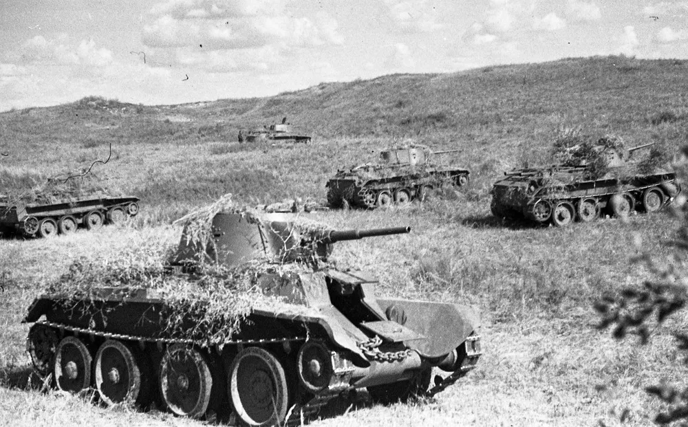Sovjetski tanki avgusta 1939 med bitkami pri Halhin Golu / Foto: Wikipedija