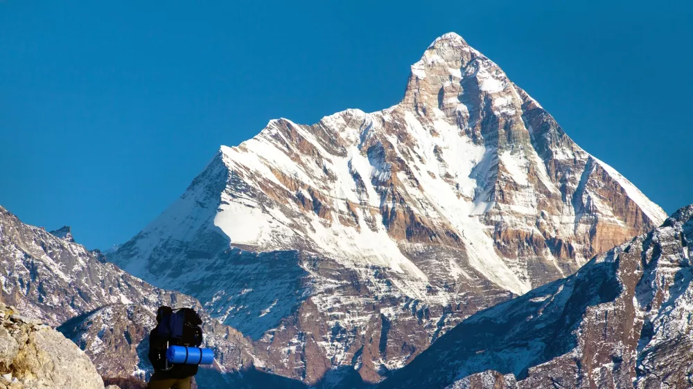 Nanda Devi. Kak&scaron;nih sto metrov pod vrhom so izgubili napravo. / Foto: Istock