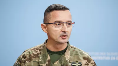Ljubljana, Generalstab Slovenske vojske.Primopredaja dolznosti med dosedanjim nacelnikom Generalstaba Slovenske vojske (GSSV) generalpodpolkovnikom Robertom Glavasom in novim nacelnikom brigadirjem Bostjanom Mocnikom.Nacelnik Generalstaba SV Bostjan Mocnik.