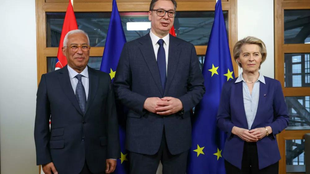 FILED - 25 March 2025, Belgium, Brussels: Serbian President Aleksandar Vucic (C) meets with European Commission President Ursula von der Leyen (R) and European Council President Antonio Costa in Brussels. EU Enlargement Commissioner Marta Kos has backed calls by protesters in Serbia to tackle corruption and boost the rule of law, as she calls on the country to get its EU membership bid back on track. Photo: Alexandros Michailidis/EU Council/dpa - ATTENTION: editorial use only and only if the credit mentioned above is referenced in full