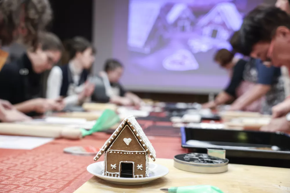 Poiskali skrivnost di&scaron;ečih medenih hi&scaron;ic