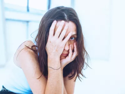 Irena Z. Tomažin: &Scaron;e ena igra solz, album in performans, Emanat in Gledali&scaron;če Glej, 2025