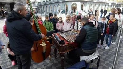 04.11.2024 - simbollična fotografija - ulični glasbeniki, otrociFoto: Tomaž Skale / Foto: 