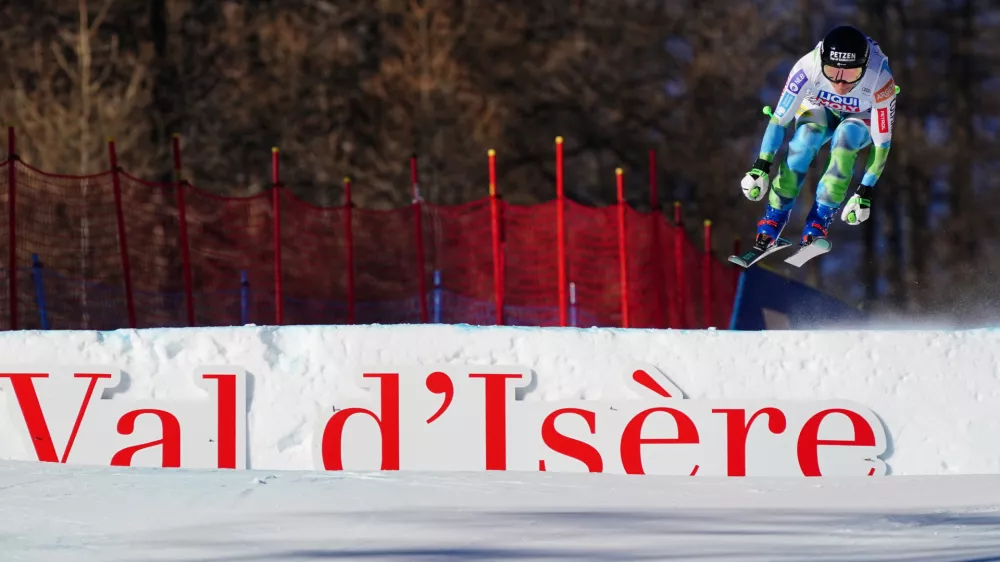 Slovenia's Ilka Stuhec speeds down the course during an alpine ski, women's World Cup downhill training, in Val D'Isere, France, Friday, Dec.19, 2025. (AP Photo/Pier Marco Tacca)