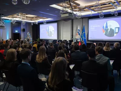 Ljubljana, Hotel InterContinental Ljubljana.Tradicionalno letno srecanje Drustva v tujini izobrazenih Slovencev (Vtis) - Vtis leta 2025, ki sta se ga udelezila tudi predsednica republike Natasa Pirc Musar in drzavni sekretar na ministrstvu za gospodarstvo, turizem in sport Matevz Frangez.