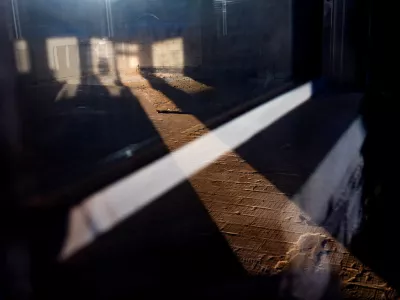 An empty storefront in downtown Port Huron, Michigan, U.S., December 8, 2025. REUTERS/Emily Elconin   TPX IMAGES OF THE DAY / Foto: Emily Elconin
