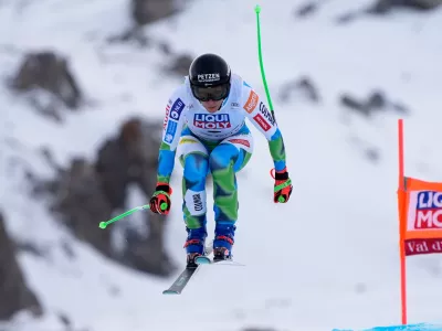 Slovenia's Ilka Stuhec speeds down the course during an alpine ski, women's World Cup downhill, in Val D'Isere, France, Saturday, Dec. 20, 2025. (AP Photo/Giovanni Auletta)